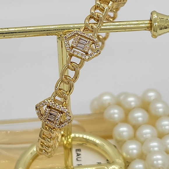 NWOT 14k Gold Plated Luxurious Bracelet - Picture 7 of 8